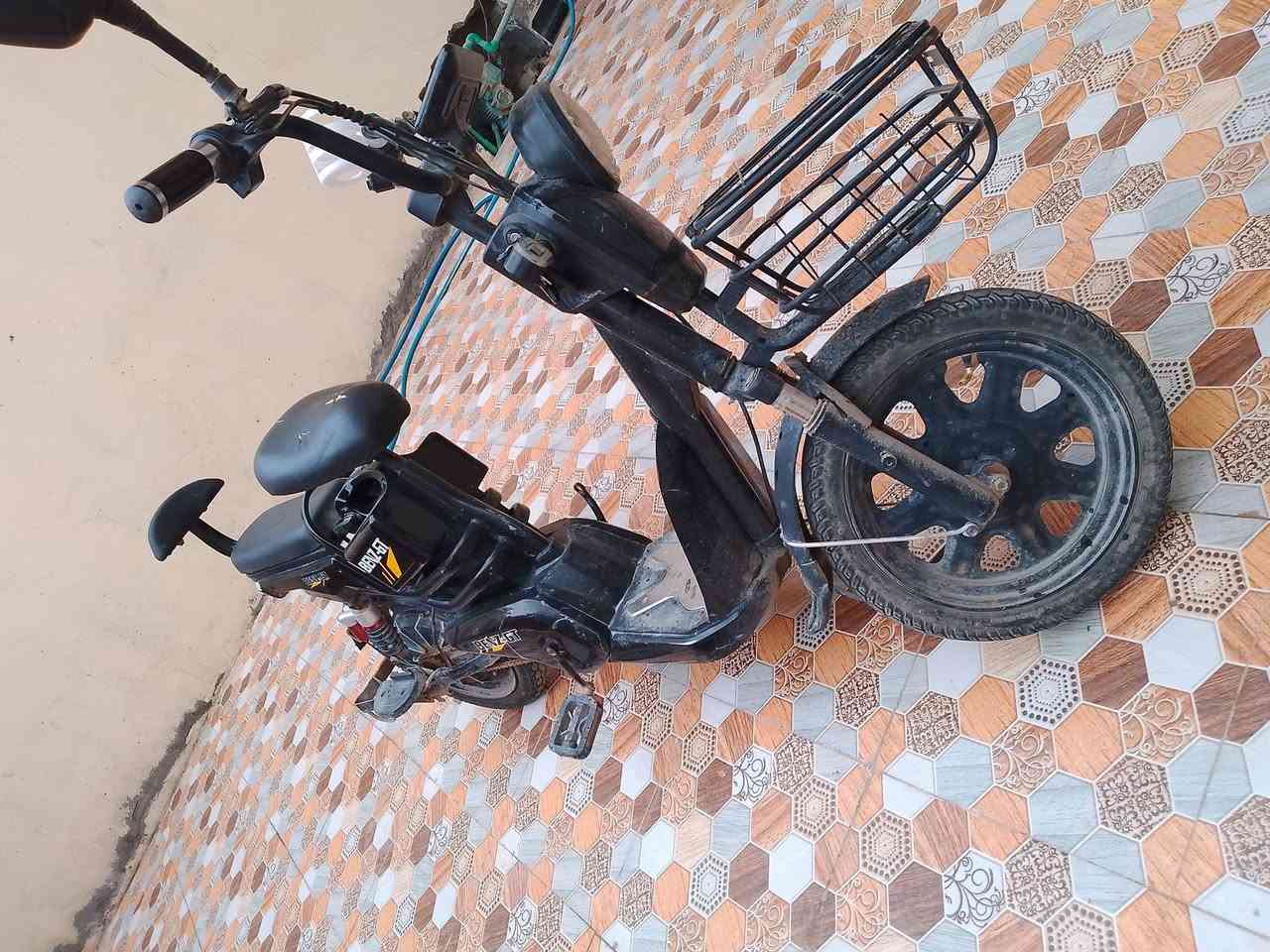 سلام عليكم 
متوفر لدينا بايسكل شحن حجم 14 نضيف وشغال
للأستفسار الاتصال على الرقم التالي: ***********
