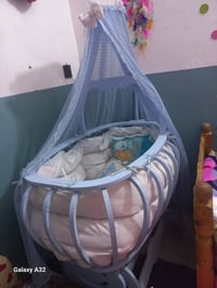 سرير • غرفة نوم • أثاث