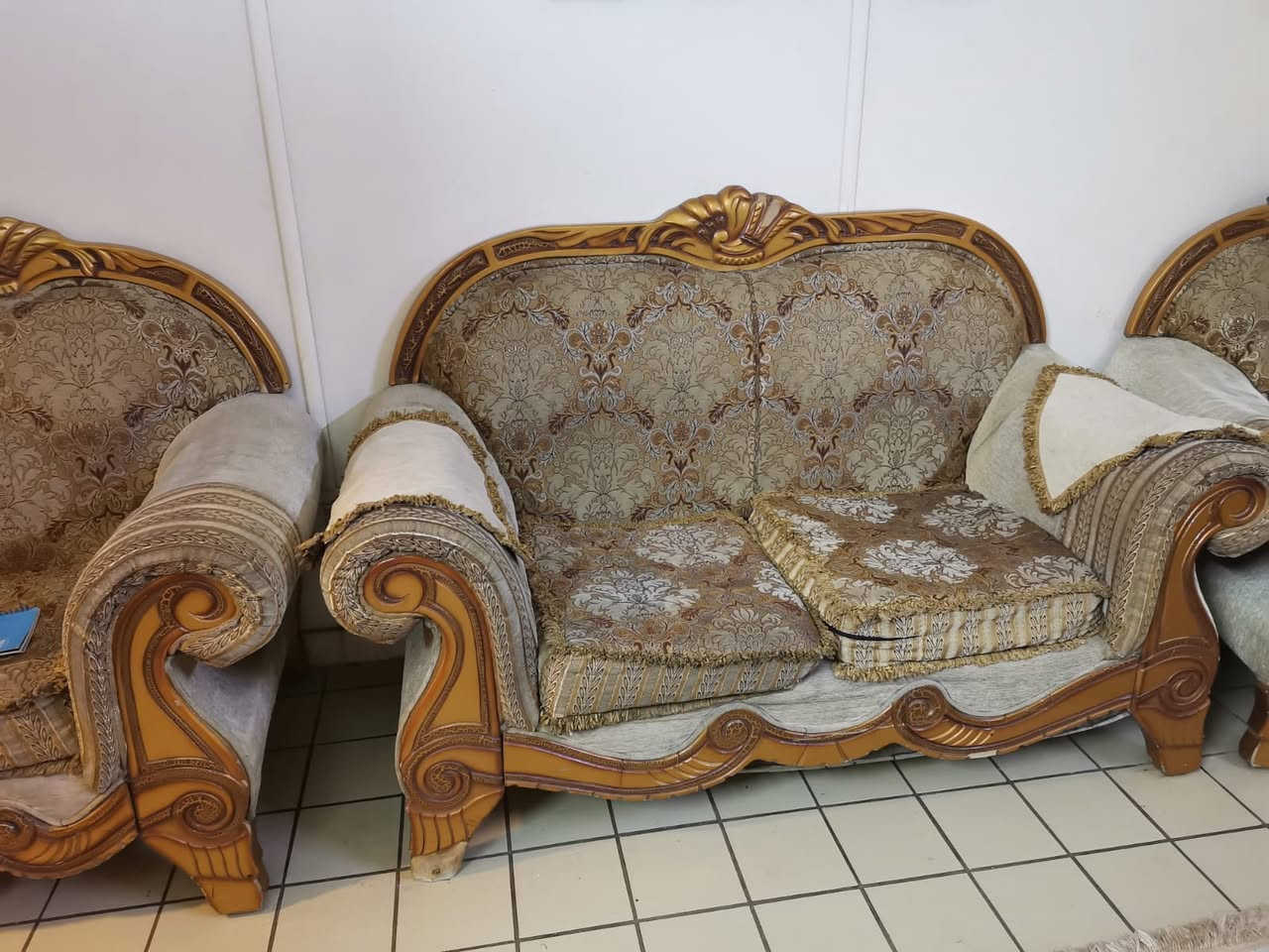 السلام عليكم تخم ملكي شغل ايد نجاره يرادله فقط دوشمه + طبلات نظيفه اللي يريدهم يدخل خاص


**إذا كنت صاحب هذا الإعلان وتريد حذفه لأي سبب، رجاءا أرسل رسالة إلى الدعم الفني**