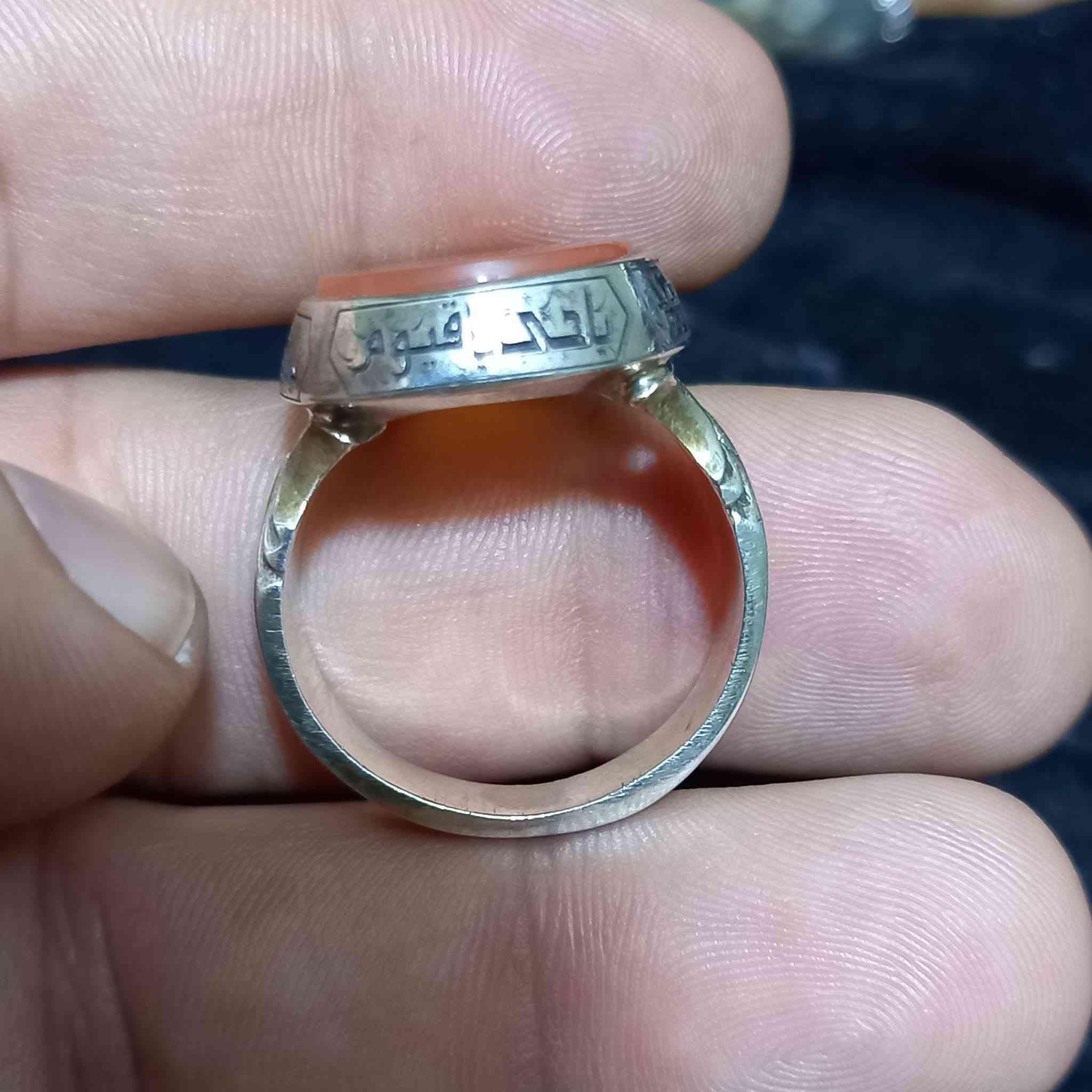 💍🟠محبس عقيق يماني مشمشي الأصلي مخطوط على الحجرة طلسم شرف الشمس السباعي ومخطوط على الفضة خط الاستاذ عباس ضابطي العنوان بغداد أي استفسار أو سؤال واتساب او الاتصال بالرقم يوجد خدمة توصيل كافة المحافظات العراقية
***********
