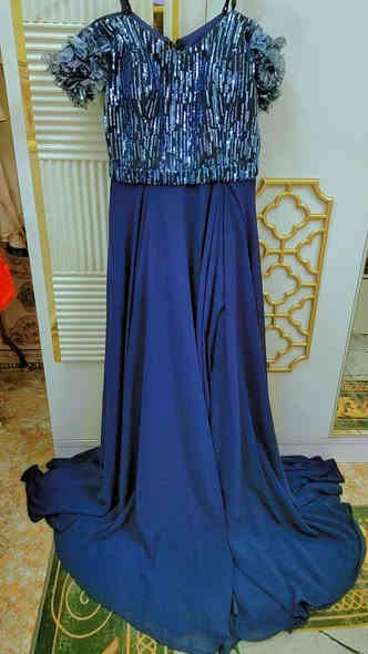 السلام عليكم
الفستان الاحمر لبسه واحدة فقط قياس ٤٠ سعره ٣٠ وبي مجال
الفستان الوردي لبسه واحدة فقط قياس ٤٠ سعره ٦٥ وبي مجال
الفستان النيلي لبسه واحدة فقط قياس ٤٠ سعره ٢٥ وبي مجال
كوستم ابيض لبسه واحدة فقط قياس ٤٢ سعره ٣٥ وبي مجال
تلفون او واتساب ***********
