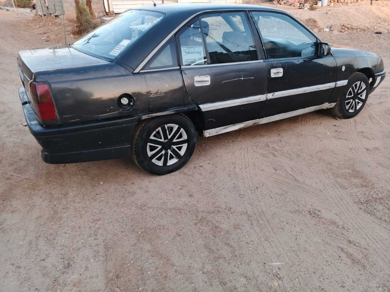 السلام عليكم
اوبل للبيع رقم انبار موديل 90 

محرك 2000كير عادي محرك بي رشح بصيط 

سياره جاهزه كهربائيات كلها شغاله سياره بلاديه 
سنوية لل 28 تحويل مباشر 

فتحت سقف تخم تاير صدر جديدمبدل مكانها الانبار طريق العامريه للاستفسار الاتصال ‏‪
 ***********
