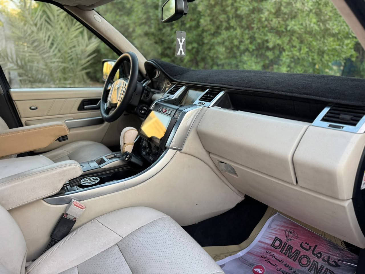 🔥 للبيع او مراوس — Range Rover Vogue Autobiography  خليجي 🔥
سيارة فخمة بحالة ممتازة، أعلى فئة من الفوج، مواصفات كاملة بدون نقص.👌🏼

📌 الموديل: 2009 محدث 2013

📌 الوارد: خليجي

📌 القير: أوتوماتيك

📌 الدفع: رباعي (4×4)

📌 المحرك: V8 سوبرچارج قوي وعزم عالي

📌 الحالة: مكفولة من حادث وصبغ مكان التحديث فقط

✨ المواصفات: جكات

داخل بيجي

 كامرات

مجموعة زنون

جلد فاخر — تدفئة وتبريد مقاعد — شاشة ملاحة — كاميرا خلفية — حساسات — سقف بانوراما — نظام صوت عالي — ذاكرة مقاعد — باب خلفي كهرباء -شاشات _ رقم اربيل تحويل او كاله 

📞 للتواصل: (*********** )
