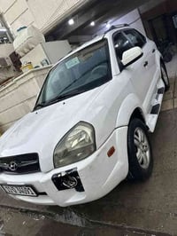 توسان امريكيه 2007 ضرر جاملغ خلفي بدون دواخل سته سلندر 2700 فور ويل سي...