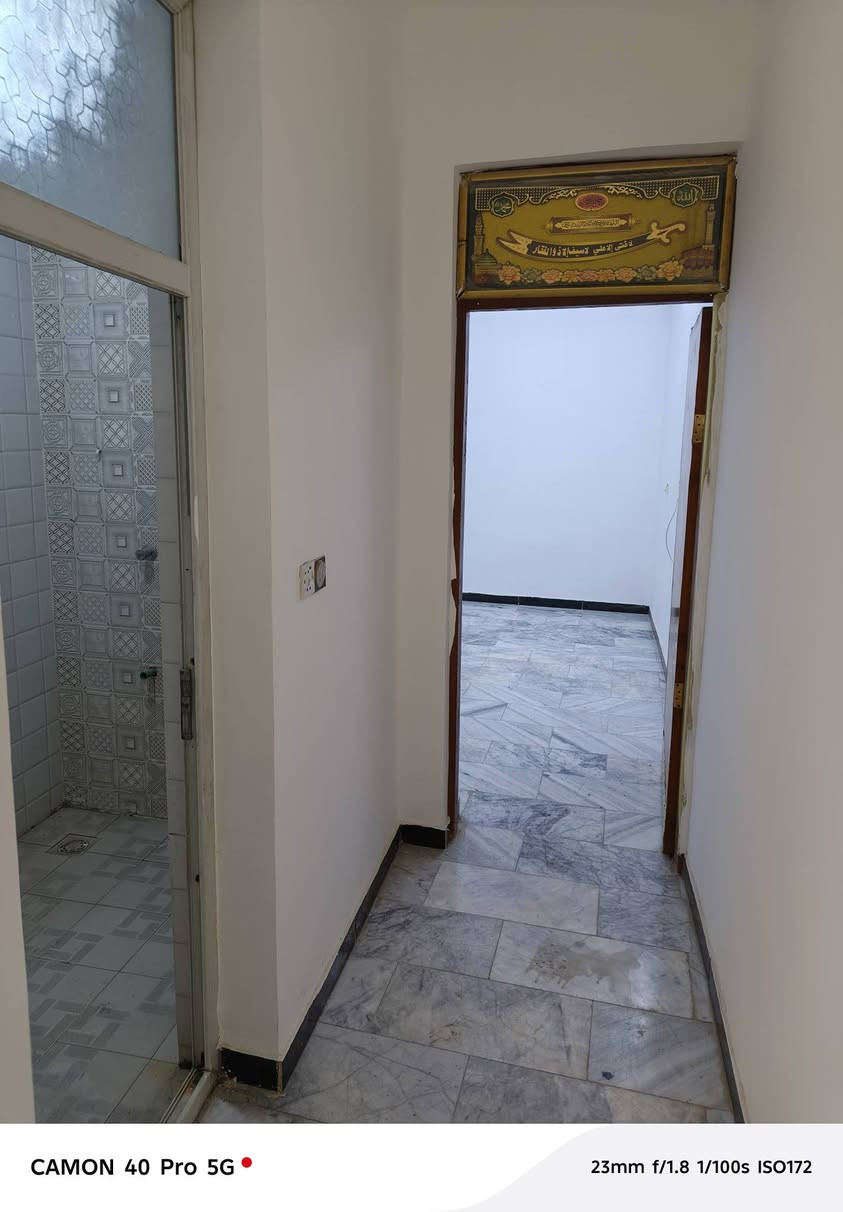 السلام عليكم دار للبيع المساحة 100متر طابق ونص الرئاسة الزراعي مقابل كاع ابو علي الدراجي رقمي, ***********
