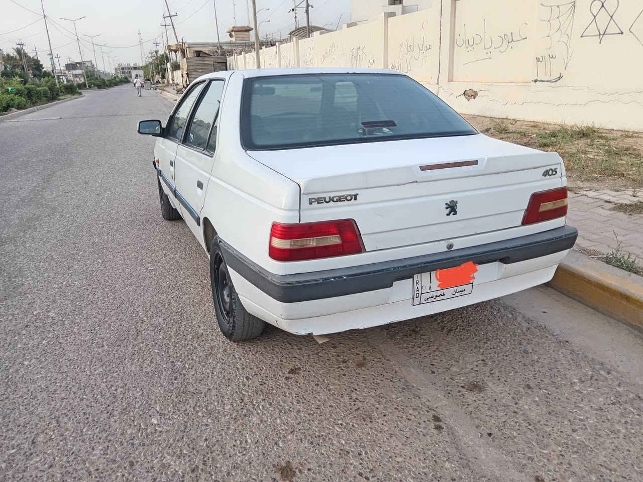 بيجو 405 موديل 14
بيها بنيد وجاملغ مبدل أثر ضربه 
محرك لا تبخير ولا تنقيص  و تبريد ثلج
كهربائيات كلها شغاله
السعر 35 وبيها مجال بسيط
الاتصال ***********

