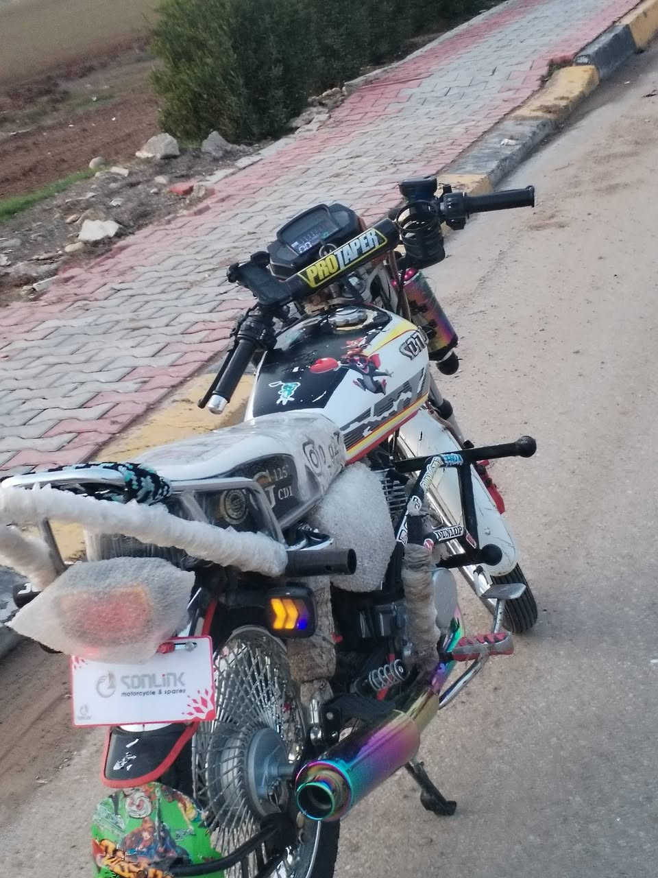 سلام عليكم
دراجة للبيع موديل 2024 سولنك باب اول مختم كل مكان وزن ثقيل على يدامه مثل ما واضح
منفيس موجود دراجه ميعوزها برغي.. مكان موصل تلكيف رقم بي وتساب(( ***********)) خابرني وعيوني لك
