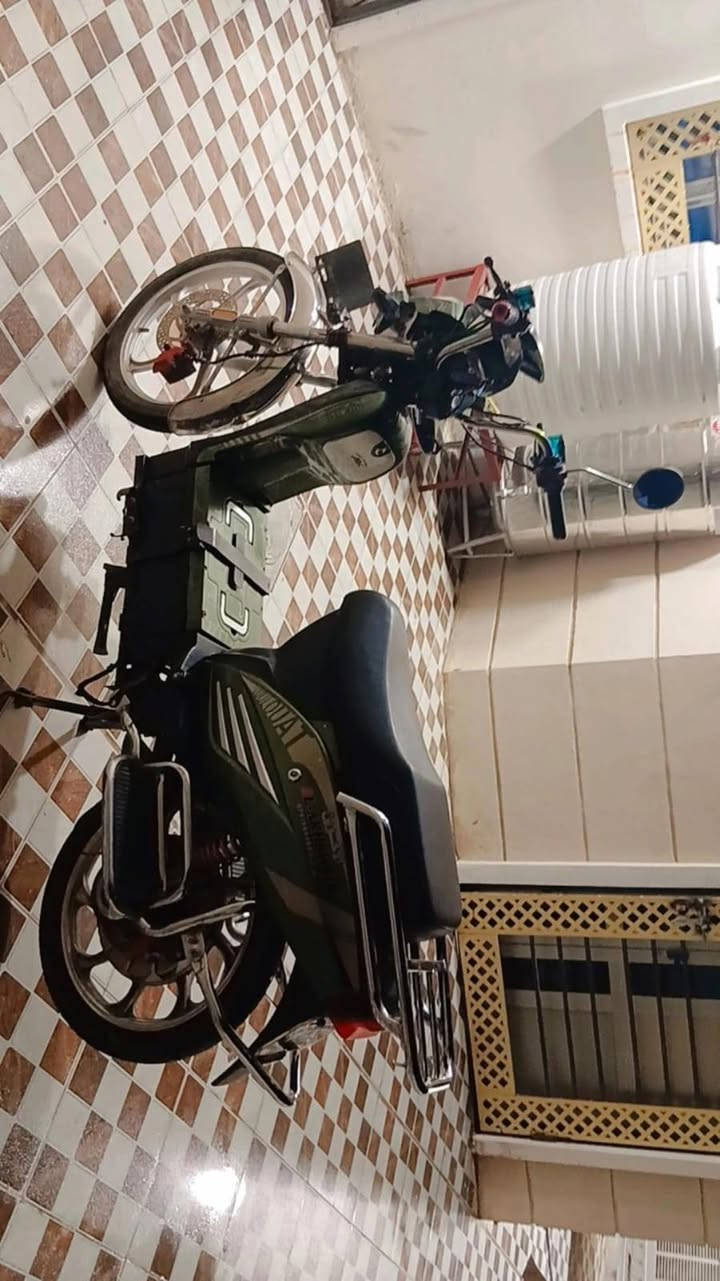للبيع موديل 2024 سبعه باتري بطاريه عشرة يقرن فول كهربائيات كله شغاله اي نقص مابيه نضافه خير من الله  نضام سويج + بصمه تشغيل عن بعد دبل اشاره /نضام ارجوع للخلف 
4 سرع +مثبت سرعه 
دبل اشاره يمنه + ويسره 
سعر 550 الف وبي مجال لشراي 
***********
