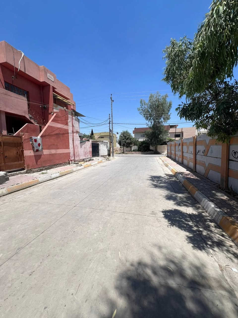 سلام عليكم جبنالكم اليوم مشتملين  للبيع موقع مميز في ساحه الاحتفالات قرب مدرسة تلعفر مساحه 150 متر /10&15 مشتمل علوي ومشتمل ارضي وبسعر مناسب 
للاستفسار واستقبال العروض الاتصال على الارقام 
*********** ابوليث 
*********** ليث 
*********** سيف
