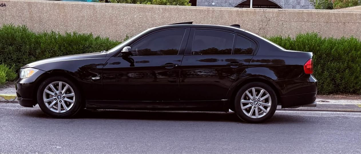 السلام عليكم  للبيع

BMW e90

موديل 2008 

مكينه 328

ويل 17 تخم تاير جديد 

صدر كله جديد 

تبريد شغال وثلج 

موصفات السياره 

دخول ذكي 

مري شفط تفتيح وتقفيل 

كشن هيتر وكهرباء 

سياره وارد امريكي  

ضربتها جاملغ امامي  وبنيد 

صبغ عام بسبب الجراد 

سياره حلوه ومرتبه وكلشي شغال بيها 

مكان سياره بغداد العامريه 

           السعر 85$

           رقم تلفوني ***********/*********** بغداد, العراق
