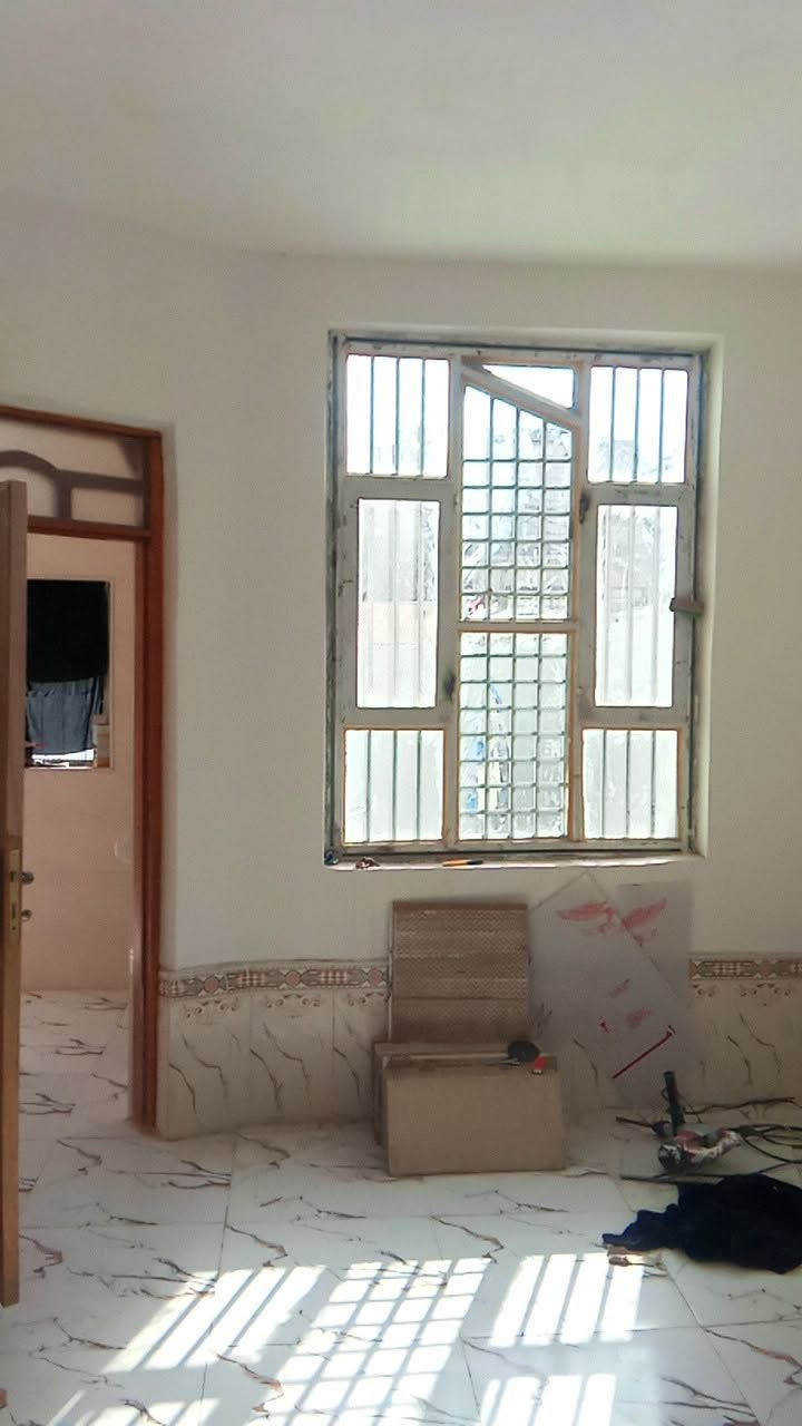 السلام عليكم 
معروض للبيع دار سكن ( زراعي) في منطقة ال نياز على النهر الحلو 
بناء حديث طابوق عكاده طابق واحد (٢٠٠) م
يحتوي على 
استقبال وصاله ومطبخ 
وغرفة نوم عدد (٣) 
وصحيات داخلية وخارجية 
للاستفسار الاتصال واتساب ***********
مكتب المدار الذهبي للعقار
