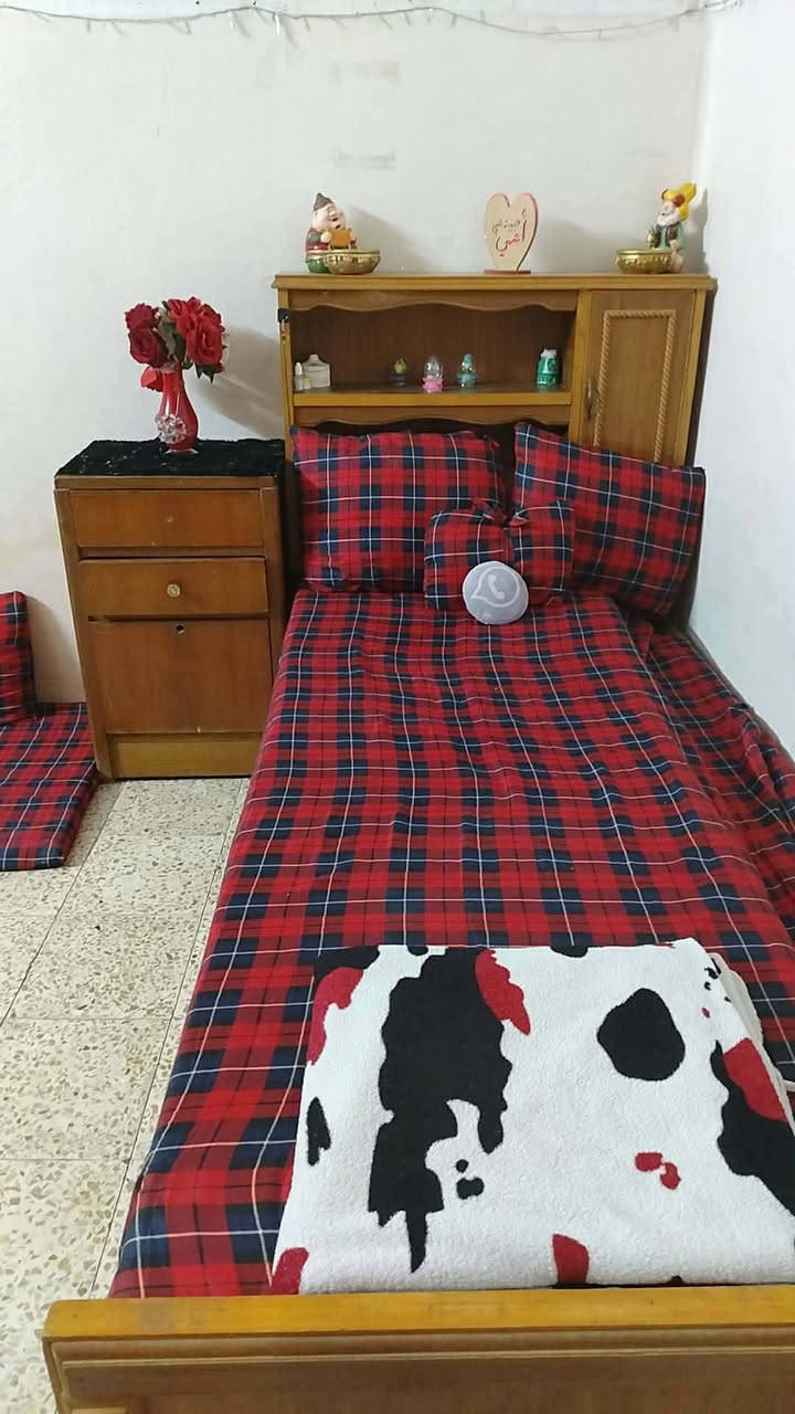 تخوته عدد 2مع كومدينات 180وميز يلازمه ب15الف


**إذا كنت صاحب هذا الإعلان وتريد حذفه لأي سبب، رجاءا أرسل رسالة إلى الدعم الفني**