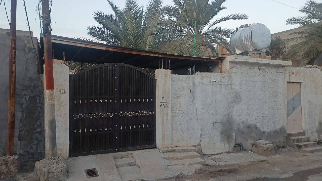 السلام عليكم ورحمه الله وبركاته

بيـــــت للبيـــــع  💵السعر 85 مليون 💵. 

وبي مجال          

في الخالدية - خلف مستشفى الرشيد  الاهلي - قرب جامع البشير (شيخ عابد) 

ملك .... طابو صرف 

مساحه 298.42 متر 

- غرف عدد ٢ طابق ارضي ١ طابق ثاني    مساحه ٥×٤ كل واحده 

- محل فيه باب على الخارج او غرفه خارجيه ٥×٤

- صحيات وحمامات خارجية عدد ٣ 

- الديوانية ٦×٤

- مطبخ ٣×٣

- الهول ٤×٥

- صاله ٣×٣                       للتواصل على الرقم  

***********

#بيت    #للبيع  #الخالدية   #الحبانية  #عقار
