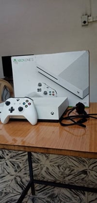 اكس بوكس ون اس • Xbox One S • جهاز العاب • 1 تيرابايت • يد تحكم • مستع...