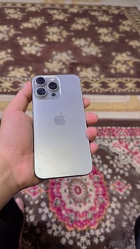 آيفون 15 برو ماكس • ٢٥٦ • شاشة مفطوره