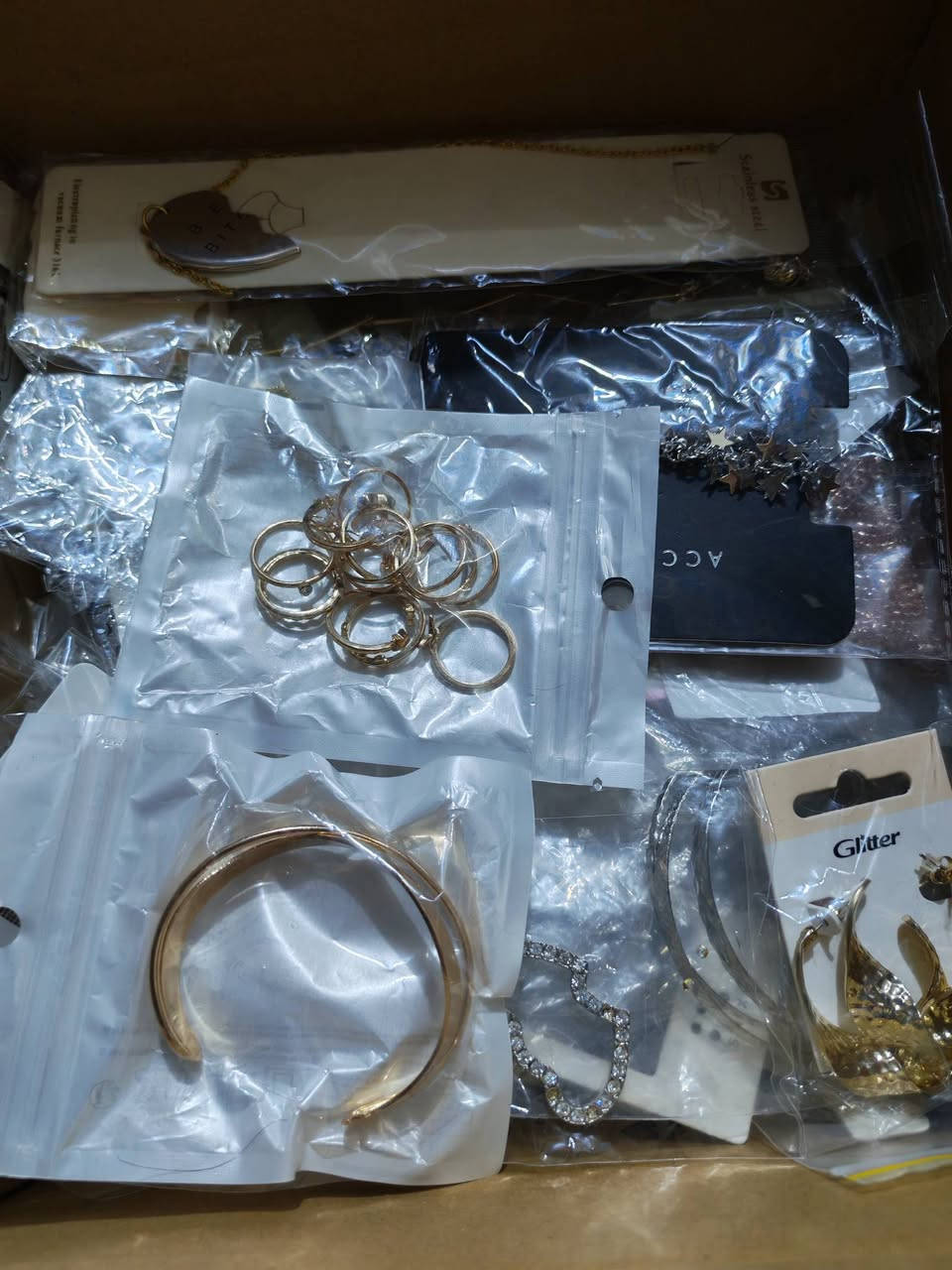 كراتين تراجي بال كارتون الواحد٥٠ قطعة اكسسوارات مشكل ب١٥الف مع التوصيل
4 كيلو ونص تراجي
و411 كارت تراجي جاهزة للبيع 🔥
💰 صفقة ثقيلة حرفياً… مو كلام!
😏 اللي يعرف السوق يعرف
هاي مو بضاعة… هاي ربح واقف ينتظر صاحبه 💸
⏳ لا تتأخر
غيرك دا يحسب الربح وانت بعدك تقرأ!
📩 احجز هسه قبل لا تخلص


**إذا كنت صاحب هذا الإعلان وتريد حذفه لأي سبب، رجاءا أرسل رسالة إلى الدعم الفني**