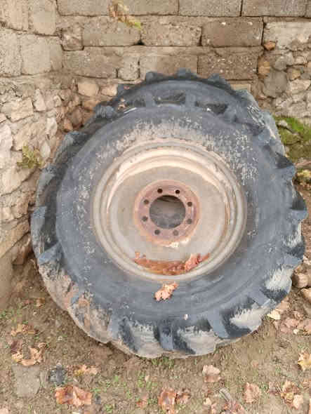 سلام عليكم تايرات 24 مال مرشات اللبيع  السعر 250قفلهن. عنوان جنوب الموصل.  ***********
