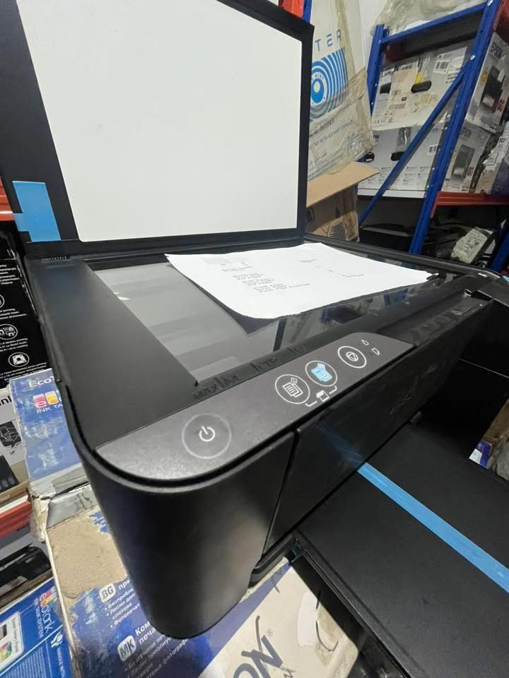 السلام عليكم طابعه ايبسون 3210 حقن خارجي استنساخ ملون واسود وابيض اسكنر جديده لوك طباعه من الابتوب وسحب صور المعاملات الطابعه جديده عدادها  40 ورقه جديده الطابعه سعرها 150الف عنوان موصل


**إذا كنت صاحب هذا الإعلان وتريد حذفه لأي سبب، رجاءا أرسل رسالة إلى الدعم الفني**