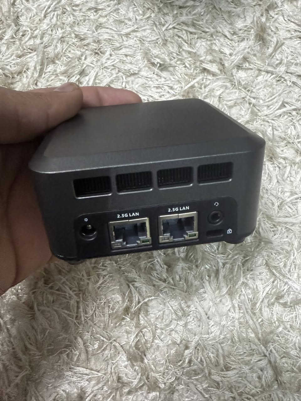 متوفر جديد بالكارتون 
Mini PC 
12GB RAM 
556 SSD


**إذا كنت صاحب هذا الإعلان وتريد حذفه لأي سبب، رجاءا أرسل رسالة إلى الدعم الفني**