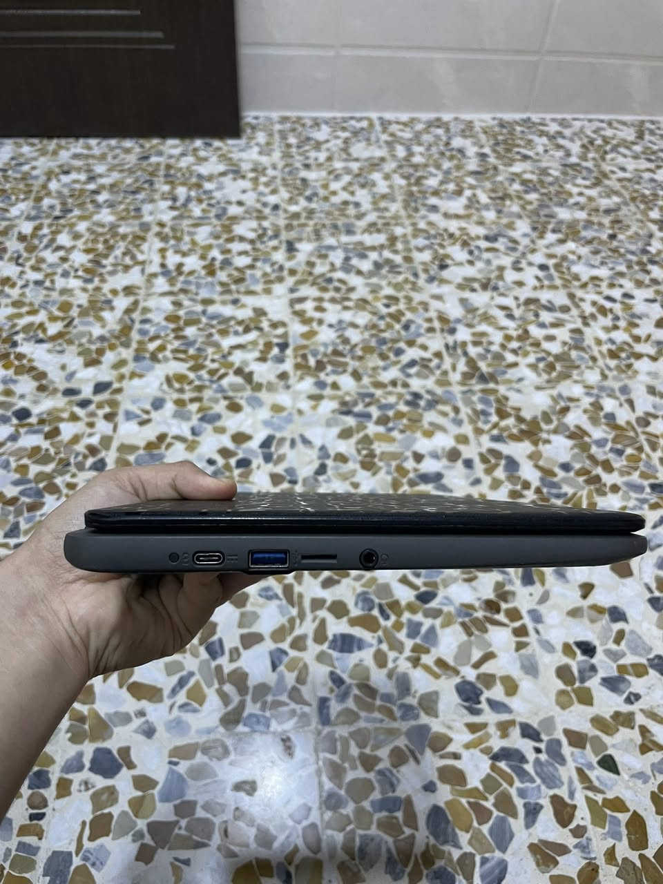 لابتوب نوع aser لمس و كيبورد
جهاز نضيف وجديد نضام اندرويد وبي متجر بلي 
ينزل تلي كرام و فيس و تيك توك جهاز نضيف ذاكره 32GB اكتب سعر عجبني ابيعك 👍🏻


**إذا كنت صاحب هذا الإعلان وتريد حذفه لأي سبب، رجاءا أرسل رسالة إلى الدعم الفني**