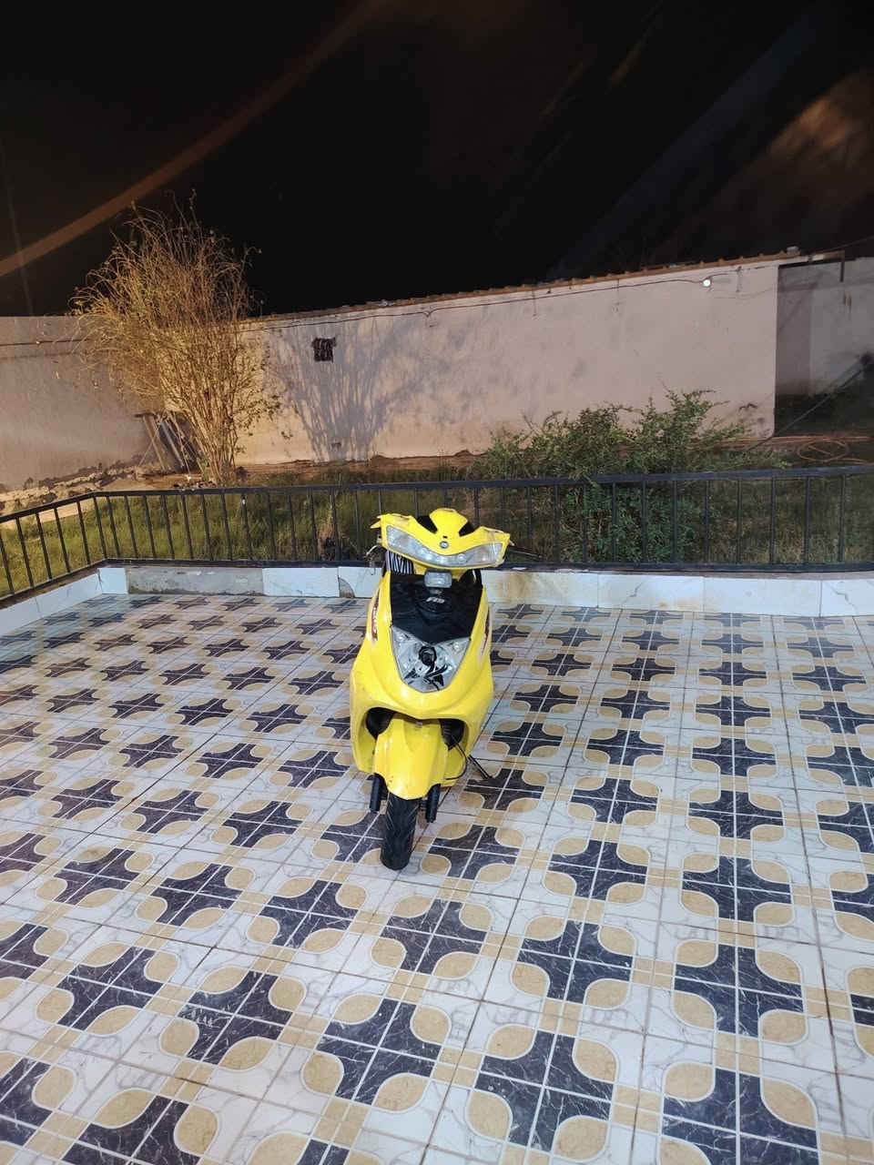 دراجه سكنس صيني محرك ياباني مفتوح مره وحده وشرط التجفيت تبديل كله جديد واصلي الدراجه نظيفه كفرات ومحرك وكهربائيات شغاله  موديل الدراجه ١٨ السعر ٤٠٠ مكاني السماوه الوركاء ***********
