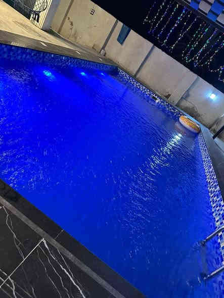 # السامر ___للوساطه العقاريه
مزرعه للبيع  راقيه جدا وحديثه
الموقع __ عرب جبور

المساحه __ نصف دونم
تحتوي عل دار حديث 
ومسبح والعاب وحديقه 
ومكان باربيكو  للشواء
وكافه الخدمات مزوده بمولد
وبناء ٢٠٢٥
للتواصل واستفسار
مكتب السامر للوساطه العقاريه
السيديه شارع العلوه مقابيل مدرسه حلم الغد
***********
***********
