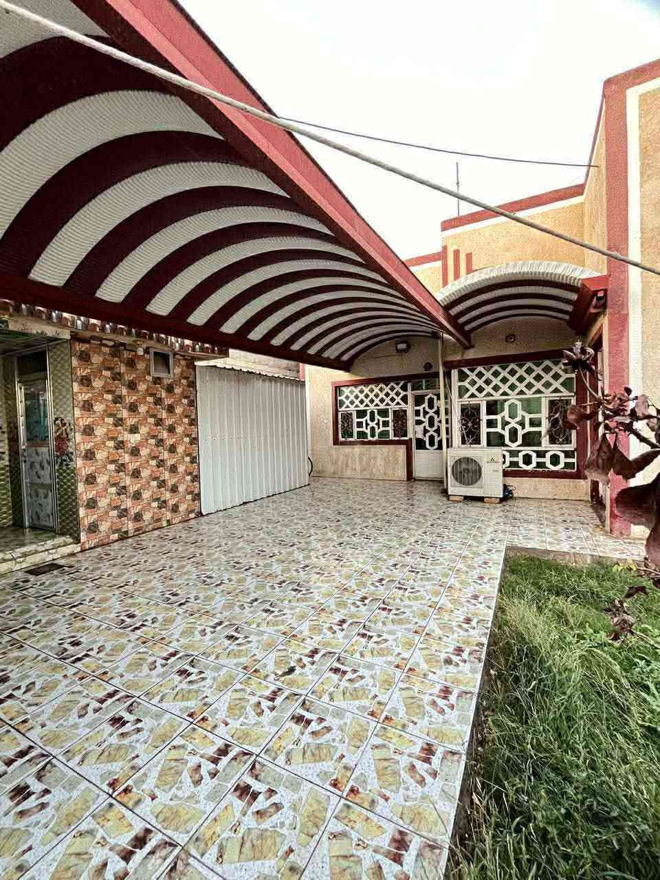 دار سكني للبيع
دار سكني طابو صرف مساحته 300 متر 
يقع في الحي العسكري خلف سيد احمد المبرقع
 بناء نظيف جدا 
للاستفسار الاتصال بالرقم 
***********
***********
او مراجعه مكتب الكوثر للوساطة
