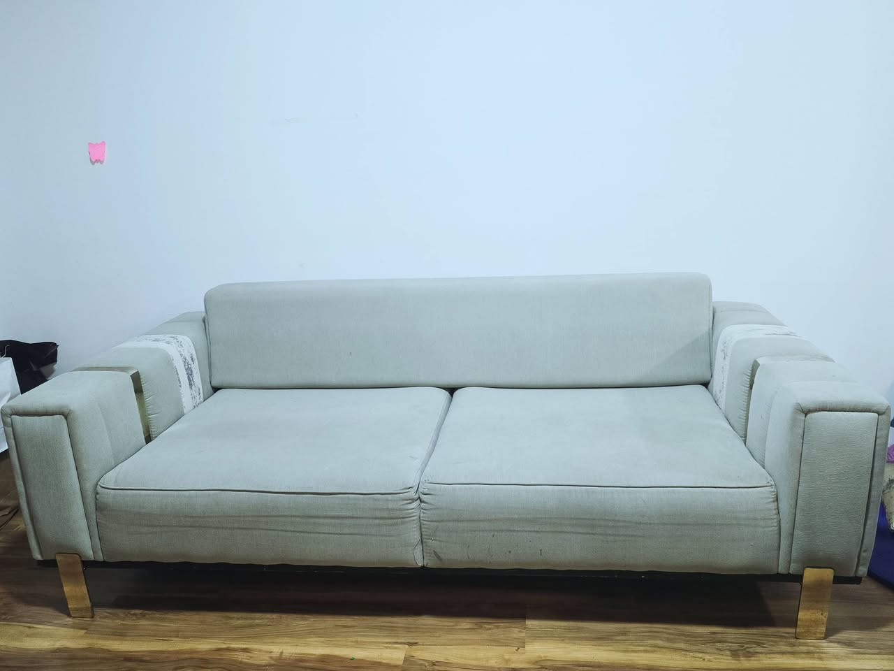 السلام عليكم عندي نص تخم ٦ نفرات والقنفه تصير كبيره تصير صغيره اريد ابيعه هسه اللي يريده يجي ياخذه السعر قفل ٢٠٠ الف التخم نوع ممتاز من النوع القديم ثكيل جدا الدوشمه متعبانه فقط القماش لونه فاتح صاير .. والتخم حديد مو خشب وثكيل تحفه رجاءا فقط اللي يشتري يدخلي ومستعجله لازم هسه ابيعه بدون وعود كاذبه


**إذا كنت صاحب هذا الإعلان وتريد حذفه لأي سبب، رجاءا أرسل رسالة إلى الدعم الفني**