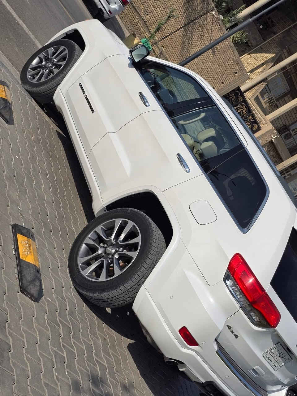 السلام عليكم للبيع او مراوس 
جيب اوفرلاند موديل 2018  فول الفول لون صدفي 

مواصفات السياره، 

1- محرك 6 سلندر 3600، صالنصه عدد ثنين

2-رقم بصرة بااسمي

3-فتحه بانوراما، 

4-كشنات جلد بيجي تدفئه تبريد، كشنات خلفيه تدفئه 

5-كشنات اماميه فول تحكم كهرباء+خرن 

6-ستيرن تدفئه+ ستيرن كهرباء+ شفتات

7-دشبول خياط بلادي اصلي 

8-جكات

9-اربع وضعيات للقياده 

10-نظام صرف الوقود (ايكو)

11-مرآه جانبيه في حاله الرجوع للخلف+ هيتر 

12-لايتات لدات امامي خلفي+ منضمومه زنون بلادي

13-كامره خلفيه + حساس خلفي امامي 

14_ شاشه كبيره 

15- صندوك كهرباء 

16-تشغيل عن بعد 

17-هوكات امامي + خلفي

18- غرفته لون بيجي

السياره فقط تقرير مياء امطار قطرة ماداخللة والصور التقرير مرفقة 

مكانها البصرة   الاتصال ***********

السعر  خاص الخاص مفتوح
