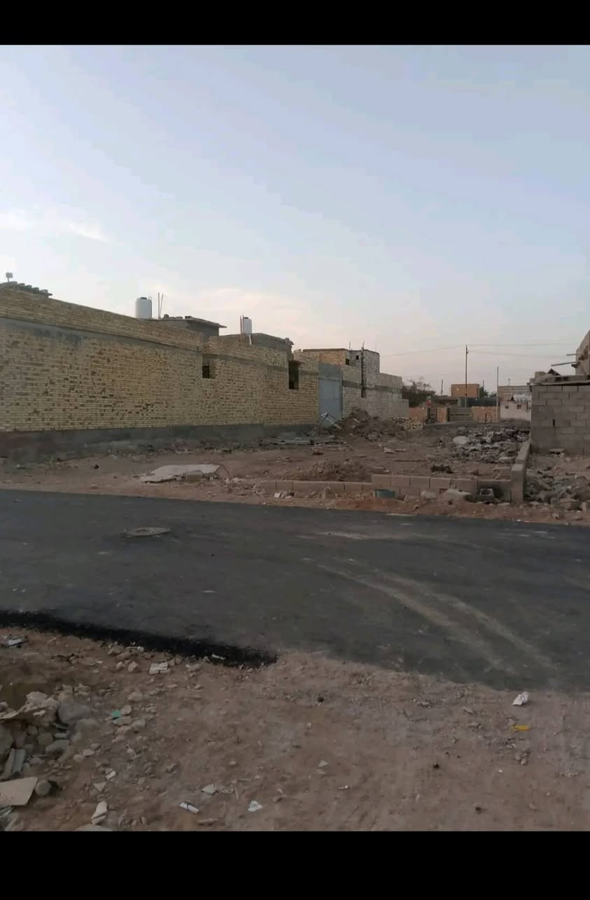 قطعة ارض للبيع 
                     ((  بس نورنا بتعليك  )) 
زراعي سند 117 
المساحه ( 500 ) متر الوجه 16 والنزال 32متر
 العنوان ميسان حي السلام الاولى قرب مقاطعه 
14حي المغرب مقابل البانزين خانه 
السعر ( 70 )مليون 
📞 للاستفسار أكثر:    ***********
          مكتب عقارات الساعدي ميسان العمارة
          (  بادرة اولاد  المرحوم حسين ضيدان  ) 
                         (  ملاحظه  ) 
المكتب  مجاز حكومياً ادخل للحساب ناشر ابيوت 
اي بيت ايعجبك او قطعه  راسلني وتدلل
أعرض عقارك عندنا ودع لنا التسويق
            عنـــوان المـكتــب ميسان  
***********     البتيرة الحولي مقابل الف دار 
***********     حي الجامعي 
***********     حي الجامعي ودور النفط  
***********     حي الغدير والصحفين وعبجيه
***********.    حي الحسين الجديد مقابل السوق 
                      ( ملاحظه  ) 
        يوجد لدينا كوادر بناء مقاولات عامه عمارة, ميسان
