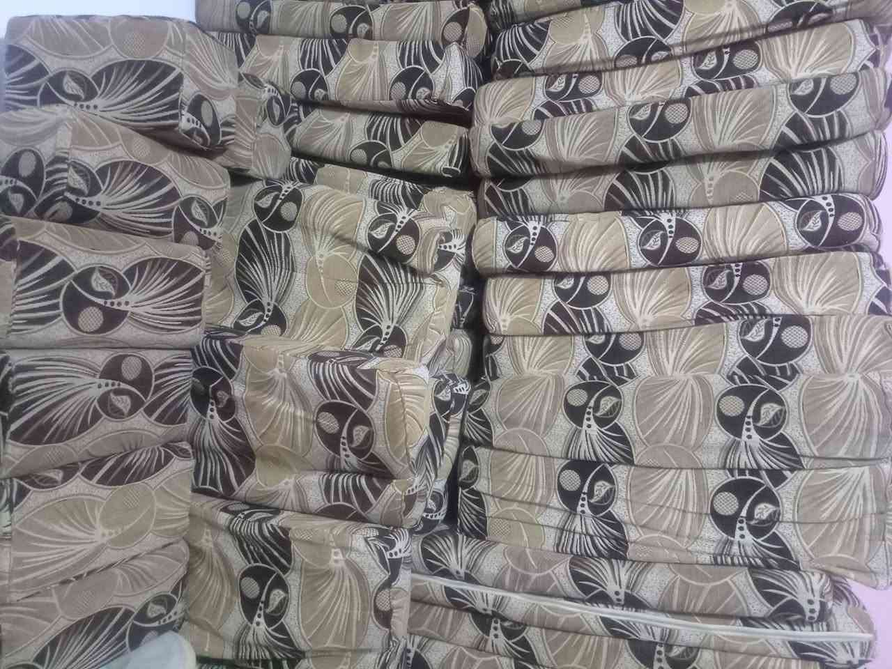 جلسات مستعمله للبيع ١٥متر التفاصيل ع الخاص مكاني كربلاء
***********
