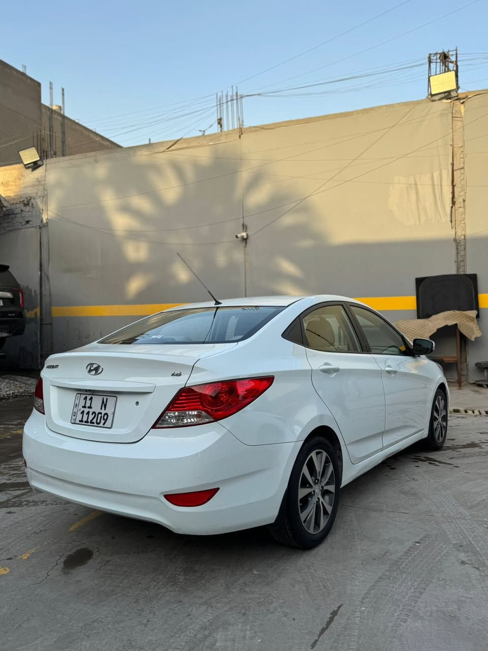 السلام عليكم
اكسنت موديل 2015 خليجي مكينة 1600 دبل قطرة 
بيهة بارد جداً بسيط بالجاملغ الامامي

السيارة فول مواصفات 

السعر 107 وبيهة مجال 

استفسار 📞 ‭0771 631 3141‬

العنوان📍زيونة تقاطع ملعب الشعب خلف محطة وقود المثنى 

معرض الليث لتجارة السيارات
