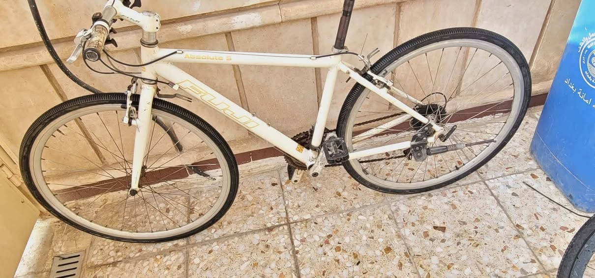 سلام عليكم 
من رخصة الادمن 
بايسكل ماركة فوجي  (FUJI) 
معدن المنيوم
ياباني باله نظيف 
قطعه بلادية
كيورة شاشة شغاله
بريكات شغاله 
العنوان الشعب
السعر 125 الف 
الشراي يتصل ***********
