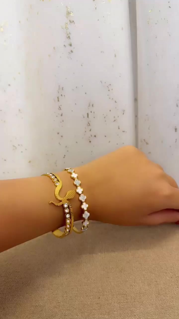 أساور نسائية بلمسة أنيقة
تشكيلة فضي وذهبي تناسب كل ستايل ✨

تفاصيل بسيطة تكمّل الإطلالة بهدوء 🤍

متوفرة حالياً
📩 للطلب دايركت

Family Stor ✨

#اساور
#اكسسوارات_نسائية
#فضي
#ذهبي
#اكسبلور
ريلز
FamilyStor


**إذا كنت صاحب هذا الإعلان وتريد حذفه لأي سبب، رجاءا أرسل رسالة إلى الدعم الفني**