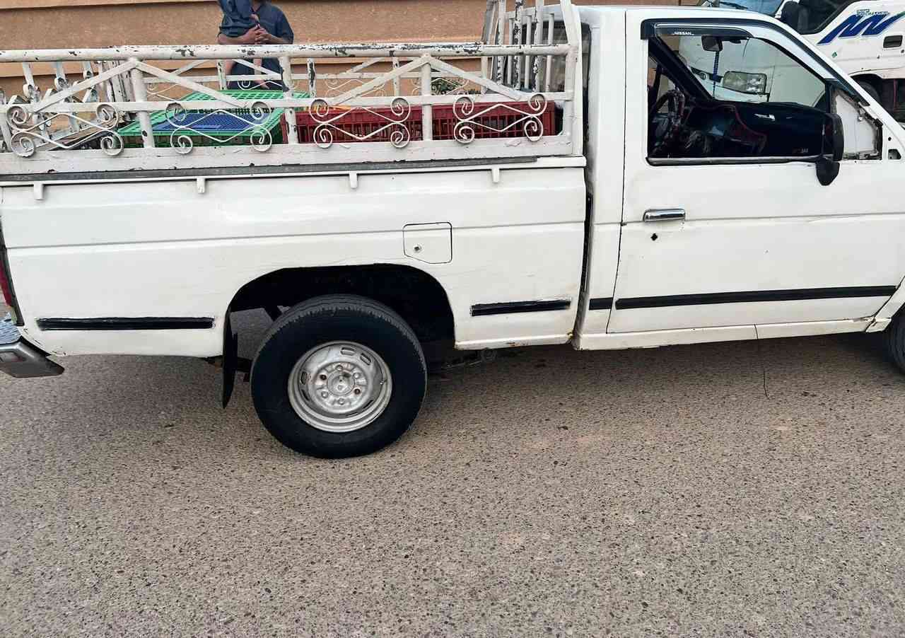 سلام عليكم بيكم نيسان مديل ٩٣ محرك كير اكسل شرط مكفول سعره ٣٠ وبي مجال قليل تحويل مباشر مكان الانبار كبيسه لستفسار ع رقم ***********
