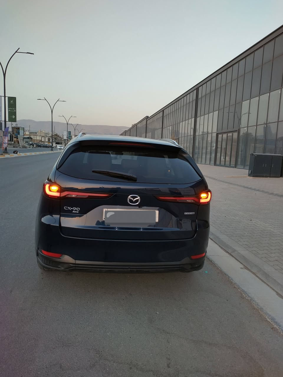سڵاو،مازدای cx90 مۆدیل 2024 بۆ فرۆشتن 22 مایل ڕۆشتووە زۆر پاک و جوانە یەک پارچەو نیو بۆیاخە بێ ناو گرتن پێش و پشتی کەپسە ،ڕەقەم سلێمانی هی ماڵی خۆمانە و سعری لە خوار مەعرەزە ،مەکینەی شەش بستۆنی 3.3 تۆربۆی نیو هایبرێد دەبڵ ئەکسل مواسەفاتی زۆرە و سێ ڕیز کوشنە...***********
