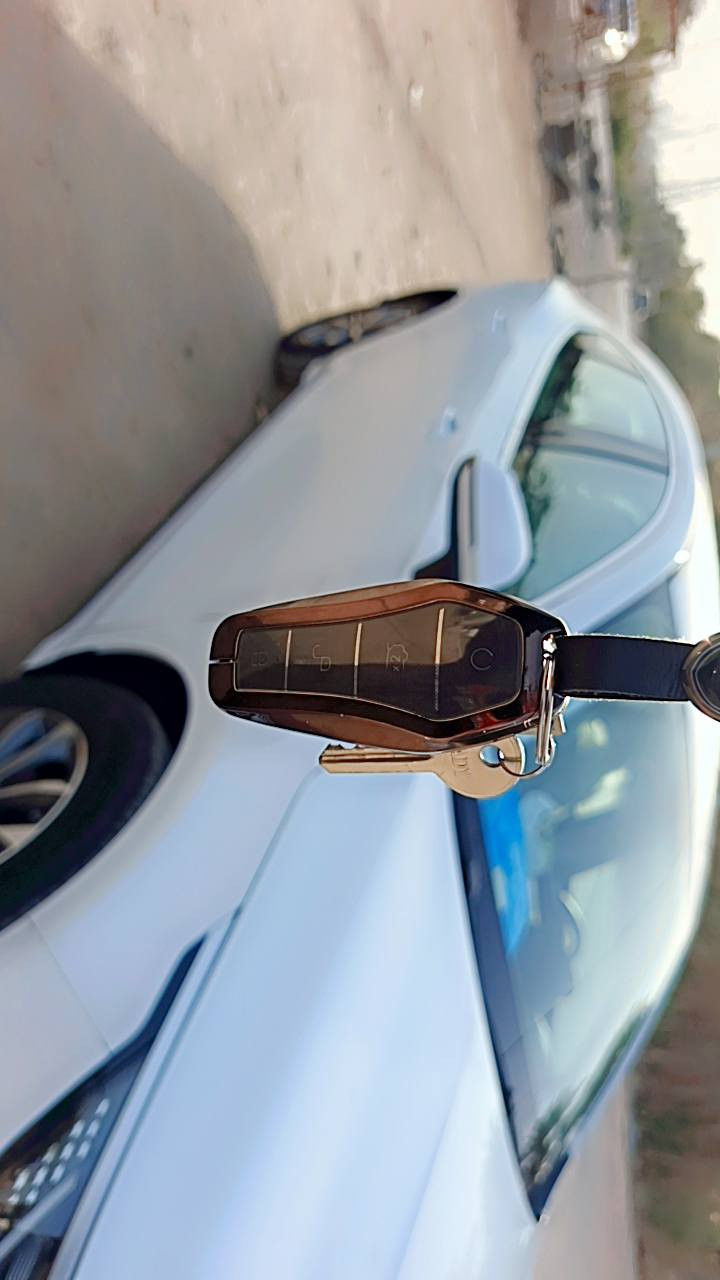 سلام عليكم BYD دسترويل موديل 2025 سياره جديده كلش بعدها زيرو ماشيه ٣٠٠٠ سياره مكفوله من شخط كامل عدتها ويها بعدها ما مفتوحات من جيس سياره هاي المميزه  ام البصمتين تجي وكارت مو مثل البقيه ام البصمه وحده سياره محدثها اخر تحديث ومنزل عليها كل برامج ولقنوات ويها ارضيات جاهزه من كلشي سعر السياره18800 مليون بدون رقم ***********
