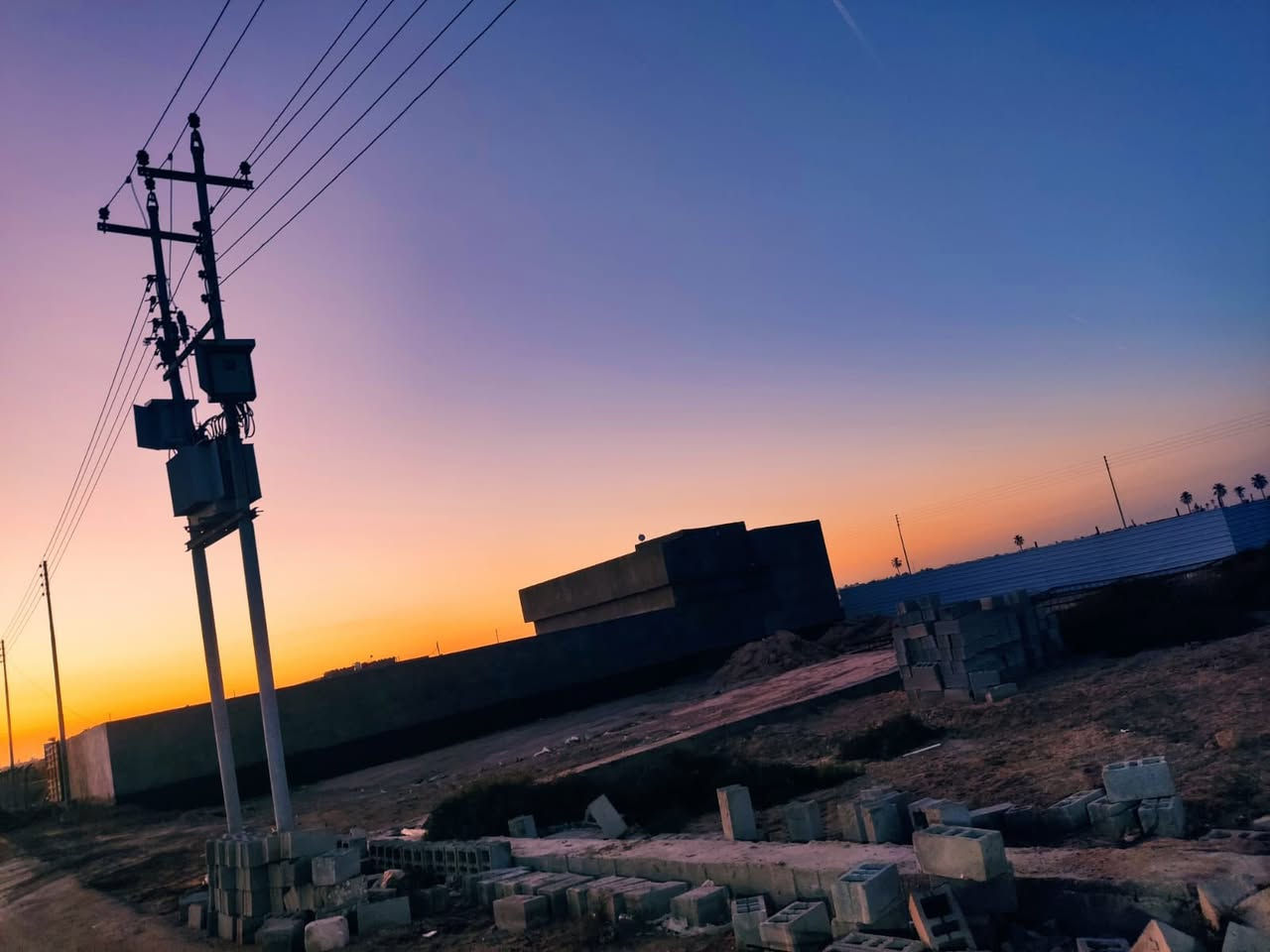 قطعة ارض للبيع المساحة 150 مدفونه وكاملة زراعي طابو 25 بأسم عراقي العنوان باب الهوى نزلة السادة   السعر 20 مليون وبيها مجال قليل 
للاستفسار ***********
