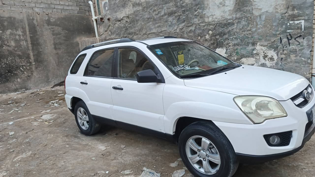 سبورتج 2010 خليجي داخل بيجي :
- محرك 2000 دوش توويل المرغوب
- تخم تاير جديد شاشة وكاميرا 
- ( مانع انزلاقABS), ماشيه 280 حقيقي قابل للزيادة.
- رقم بغداد مشروع وطني مداور ثاني يوم.
- فتحة تبريد تدفئة خير من الله.
- بيها بارد جوه بلباب مال سائق صغير كلش وبنيد صبغ اثر شخوط
مكان السيارة كربلاء. 
السعر 113مع المجال.
***********
- ماعجبتك اترك كلمة طيبة والله يرزقك بأحسن منها.
