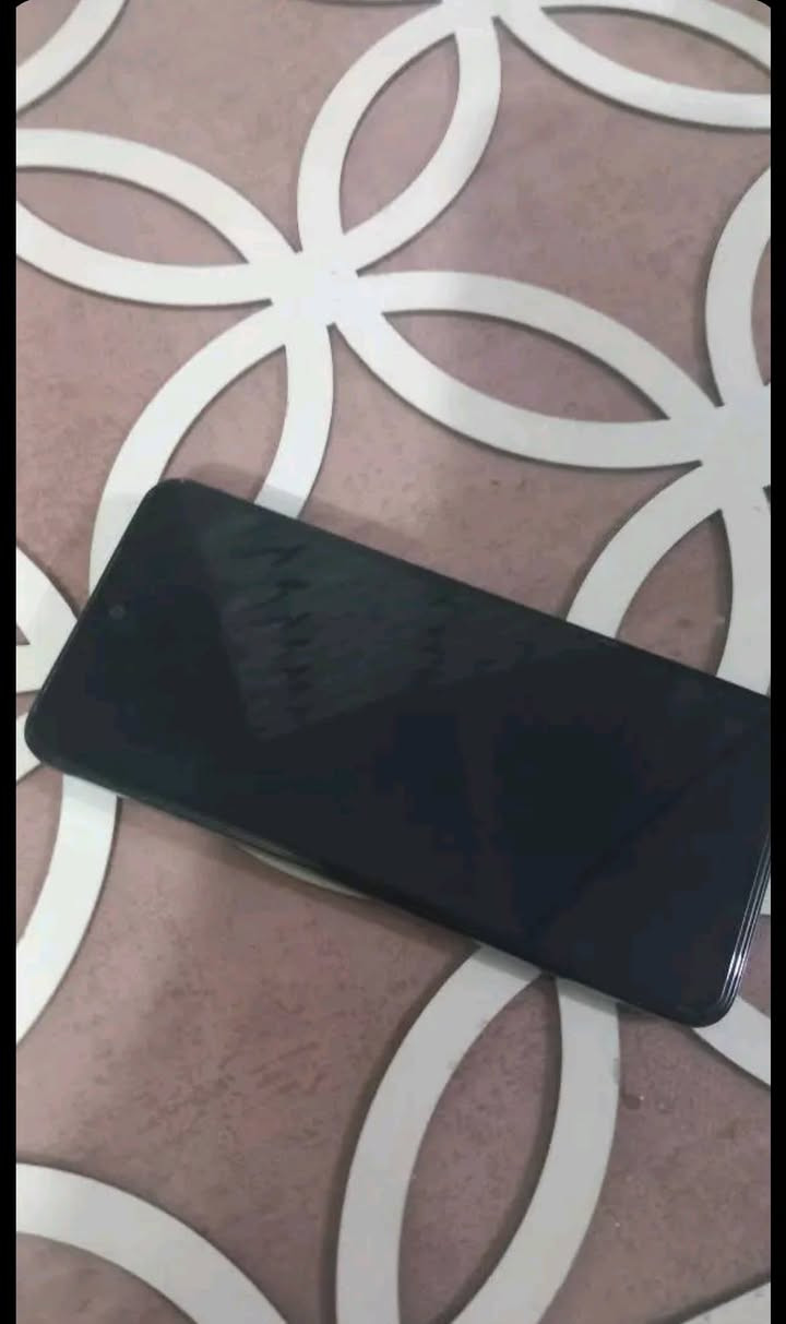 سلام عليكم 
موبايل انفنكس 
ذاكرته 256
يشغل ببجي 60 فريم 
نضيف كلش بس ضهر مكسور شويه وكلشي مابي 
سعره 115 وبي مجال 
الاستفسار خاص او عل هذه رقم 
***********
