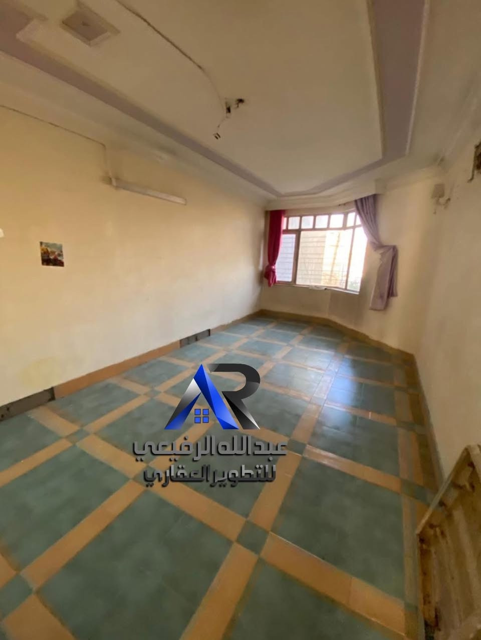 للايجار__في __ السيدية#
بيت مساحة ٢٠٠ متر مطل على شارعين 

يصلح سكني او تجاري 

يتكون من 

٣ غرف نوم 

صالة 

مطبخ 

خدمات صحية

الموقع/ قرب شارع المشاتل 

السعر (( 1200$))  مطلوب مقدمة شهرين 

مكتب عبدالله الرفيعي

للاستفسار الاتصال على الارقام التالية

***********

***********

***********
