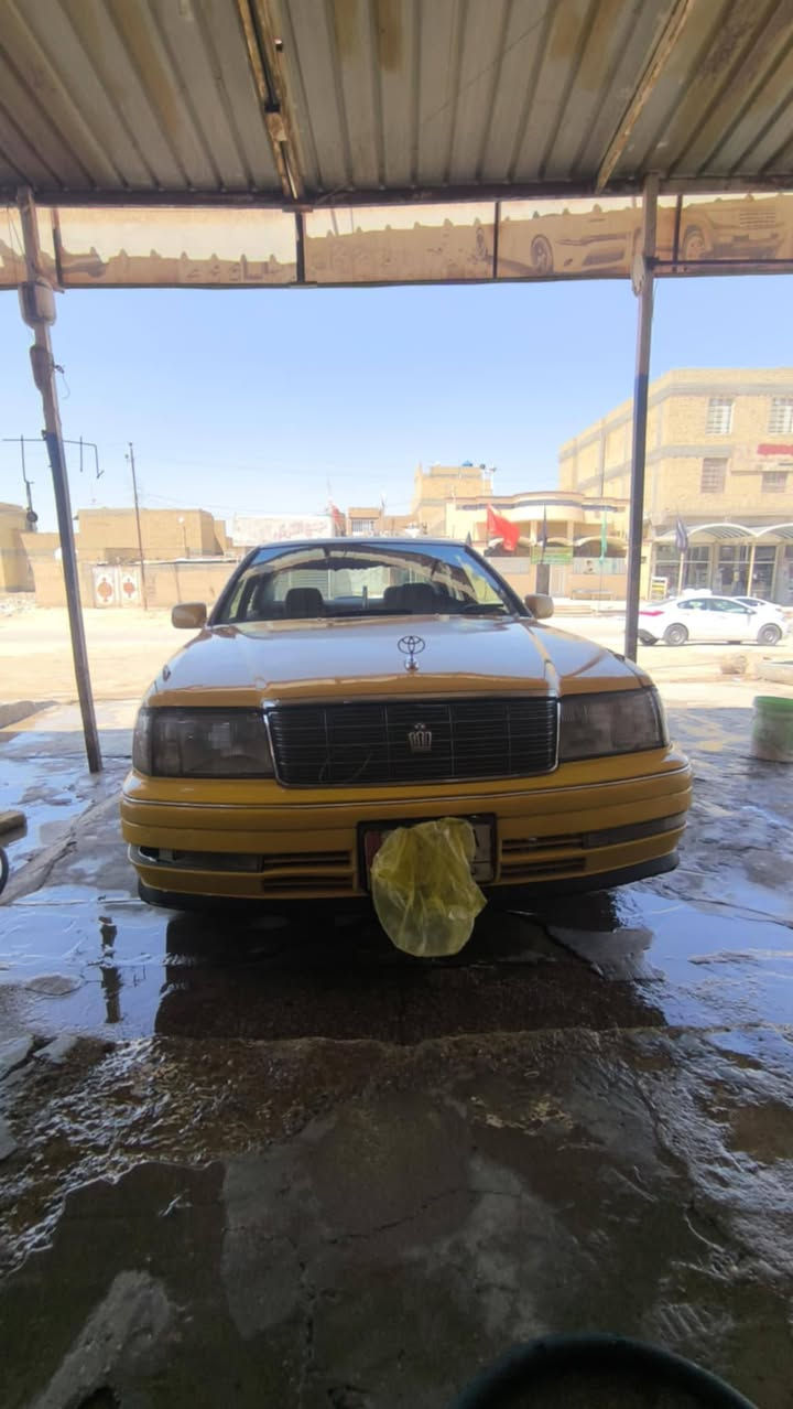 تحيه طيبه احبتي 
سلام عليكم 
راس ثور فلات  
موديل ،2000
رقم بصره بأسمي 
محرك ففتي 
كير ومحرك وحدادايه وتخم تاير بحاله جيده جدا 
كهربائيات كلها شغاله 
تبريد مو شغال 
قماره فقط 
مكان سياره بابل الحله 
رقمي  ***********
