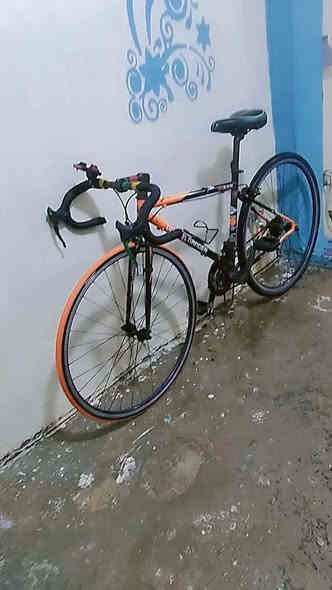 السلام عليكم
بايسكل c700 رياضي للبيع 
بايسكل كامل اي نقص ما بي عكرب ياباني اصلي 
بريكات شغالات 
العنوان العبيدي الشهداء الثانيه 
السعر 100 وبي مجال 
***********واتساب وموجود عل صفحه
