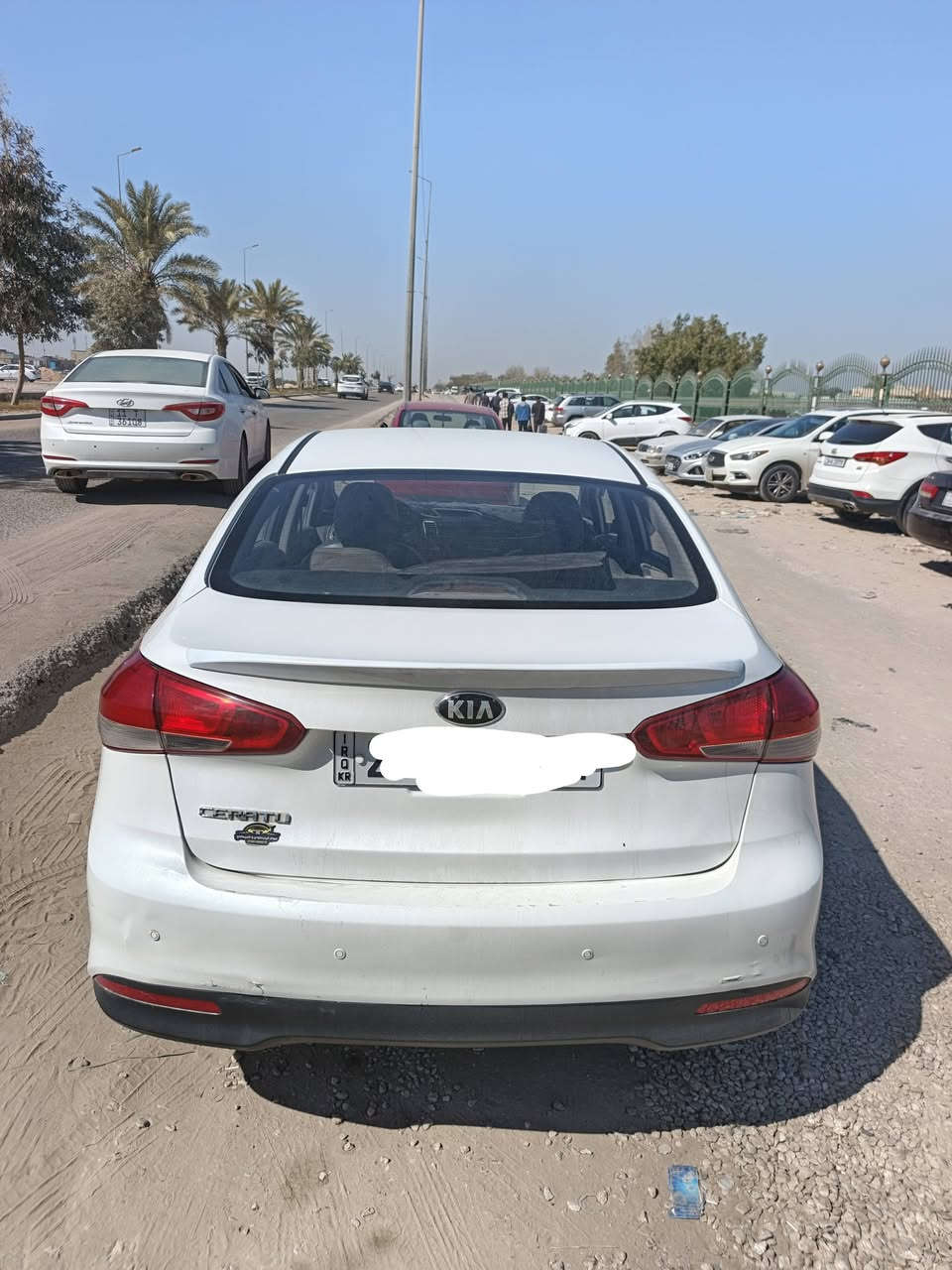 السلام عليكم سيراتو ٢٠١٧ خليجي مكينه ١٦٠٠ دوش  مكفولة من الضربه والصبغ والتبديل بيها فقط بارد ٣ اماكن صغيرة علئ كد اصابع كير محرك تبريد مكفول رقم اربيل الدولي مكاني نجف السعر 130وبيها مجال بسيط للاستفسار ***********
