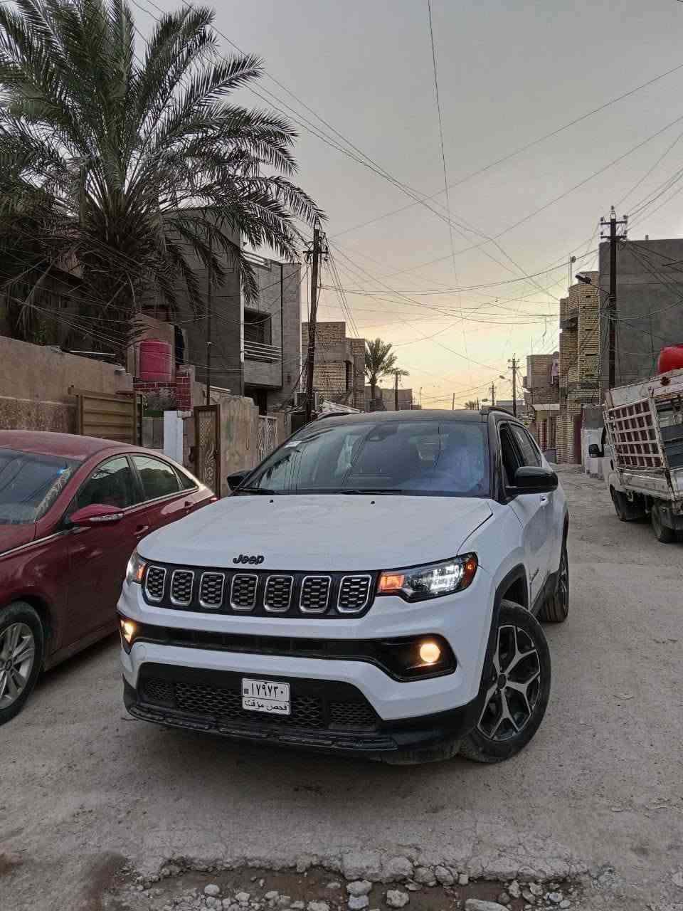 جيب كومباس ٢٠٢٤
مكينه ٢٠٠٠ توربو 
ماشيه ٨ الالف ميل جديده بمعنى الكلمه 
تترقم بغداد
السياره ضربتها من امريكا بجم شاصي لغد مكفول
٣ قطع صبغ 
فول عدى الفتحه لتمدد
كشنات جلد كهرباء 
تحكم سترين 
تدفئه كشنات وستيرن 
هوي بعد بيها مواصفات
توكلر مكاني والتاجي سبع البور 
***********
