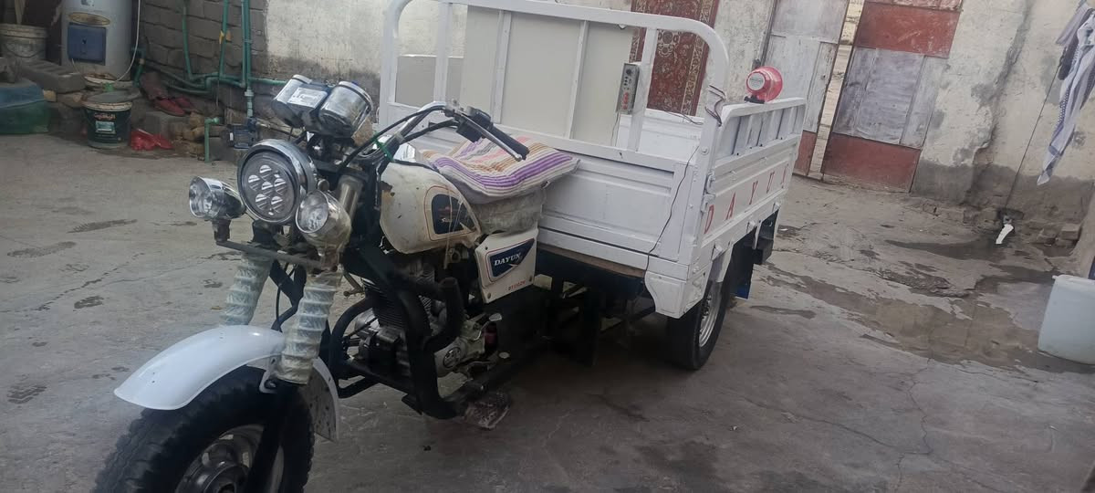 سلام عليكم ستوته ديوان مديل 17اوراق صوليه بدي مصبوق ستوته كمامله ما ناقصه شي سعر 1300 
رقم ***********
