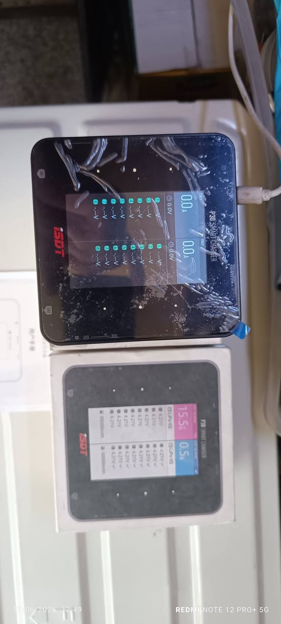 شاحنة بطاريات ذكيه لمس شاشه ملونه ISDT P30 SMART CHARGE 30amp جديده تشحن لغاية 8 خلايا وجهتين A, B للبيع بسعر 75 الف 
بيها تطبيق متوفر عالتلفون عن طريق البلوتوث 
مكاني بغداد 
***********
