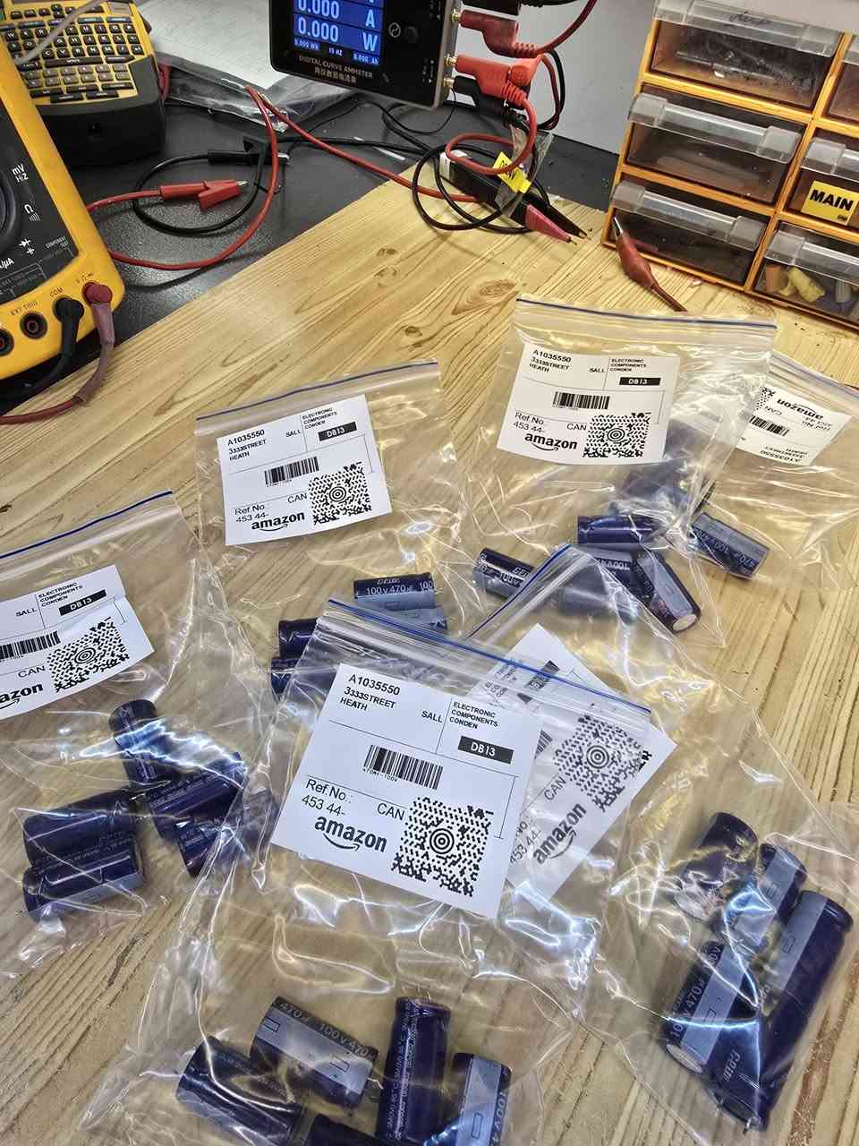 Chemical capacitors 470mf /100 volt 

Marwan Electric ***********
🇮🇶 baghdad
