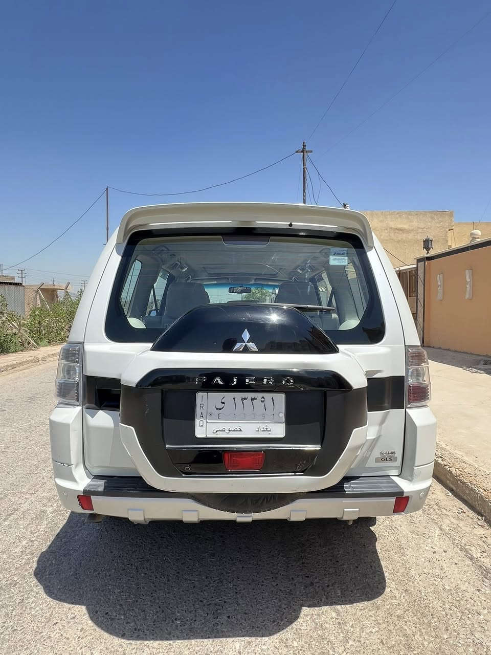 السلام عليكم
بايجيرو ٢٠١٥
حبتور ماشيه ١٦٥ الف
فول مواصفات معروفه الحبتور
بيه بارد قليل بالجاملغ الامامي الايسر وصبغ بسيط بالدعامية الخلفية بالبلاستك يعني 
سياره على ايدي تقريب اربع سنين ما عطلت ولا بيه اي مشكله الحمد لله 
سيارة مال جني ونظيفة من كلشي 
كير محرك تبريد كلشي مضبوط.
***********
