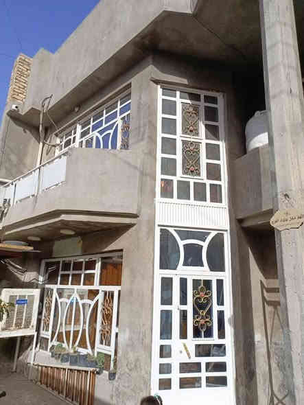 دار للبيع مساحة ٢٠٠ متر ملك طابو زراعي سند ٢٥ منفصل   طابقين  دبل فاليوم مسلح واجه ١٠ نزال ٢٠

 الطابق الأرضي استقبال +
المطبخ + الصاله كبيره مع غرفتين نوم مع صحيات سيراميك + منور + ترك نهاية الدار 

الطابق العلوي ٤ غرف نوم + صاله أماميه مع صحيات الدار على شارع خدمي  الشعب الزراعية  مقابيل سوق ال٤٠٠٠ للاستفسار عن السعر الاتصال على رقم الهاتف ***********
